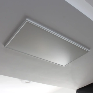 ByeCold | Stropní infrapanel | Ultratenký | 900W | 120x60 cm | Bez termostatu | Výhřevnost 16,5m² | HH1206